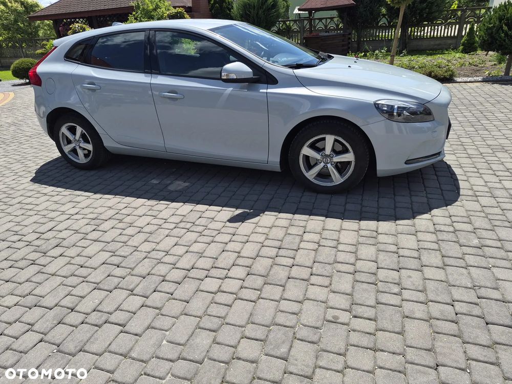 Volvo V40 D2 Drive-E Momentum - 4