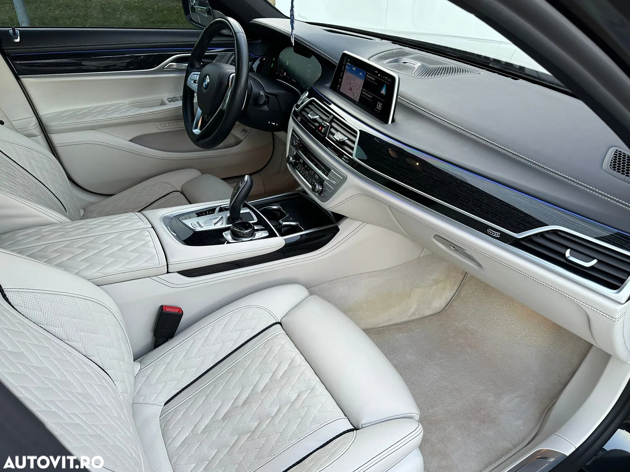 BMW Seria 7 750Li xDrive - 11