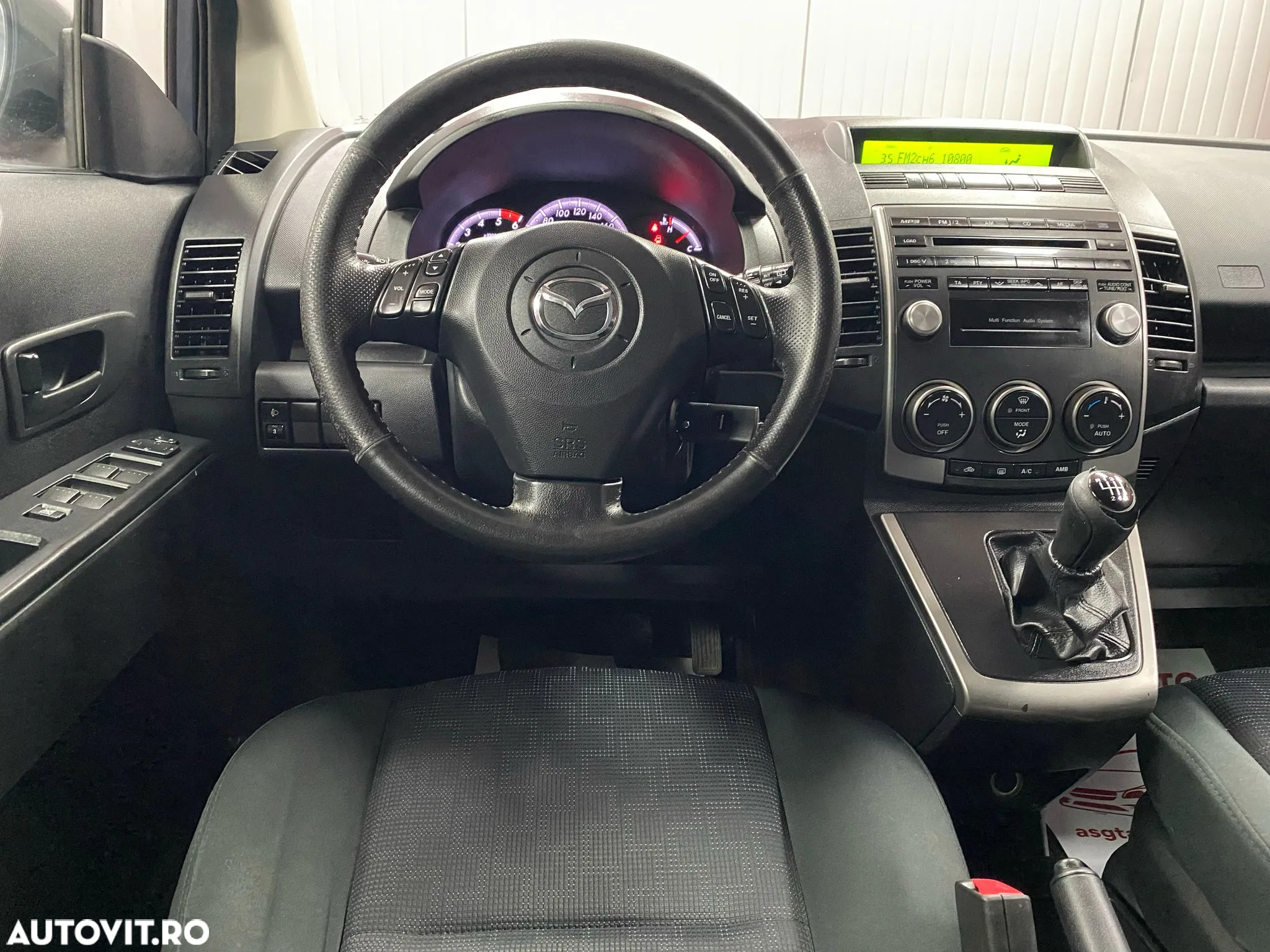 Mazda 5 - 8
