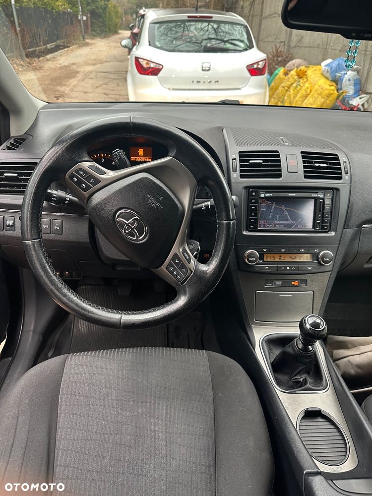 Toyota Avensis 2.0 D-4D - 10