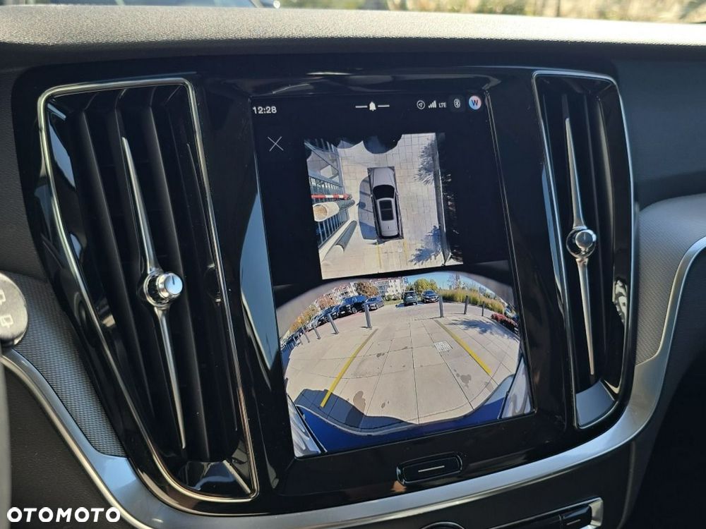 Volvo V60 B4 B Plus Dark - 28