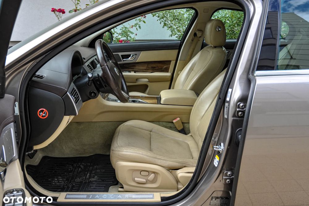 Jaguar XF 3.0 V6 D S Premium Luxury - 7