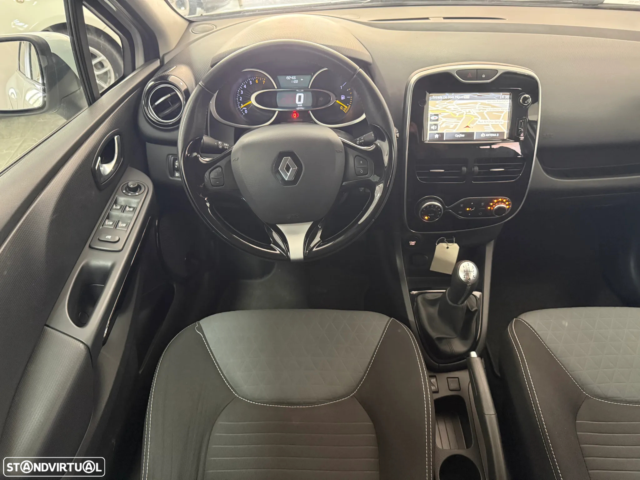 Renault Clio Sport Tourer 0.9 TCe Limited - 21