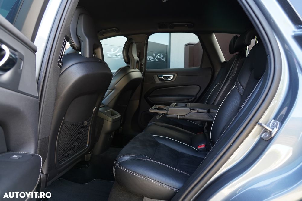 Volvo XC 60 D5 AWD Geartronic RDesign - 12