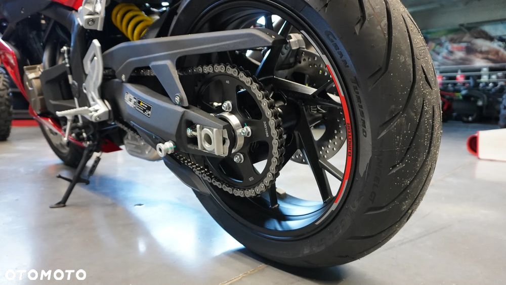 QJMOTOR SRK 800RR - 14