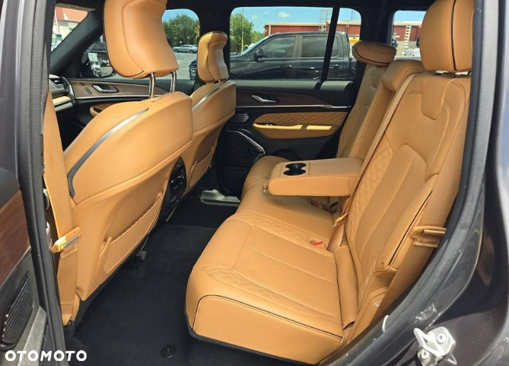 Jeep Grand Cherokee - 10