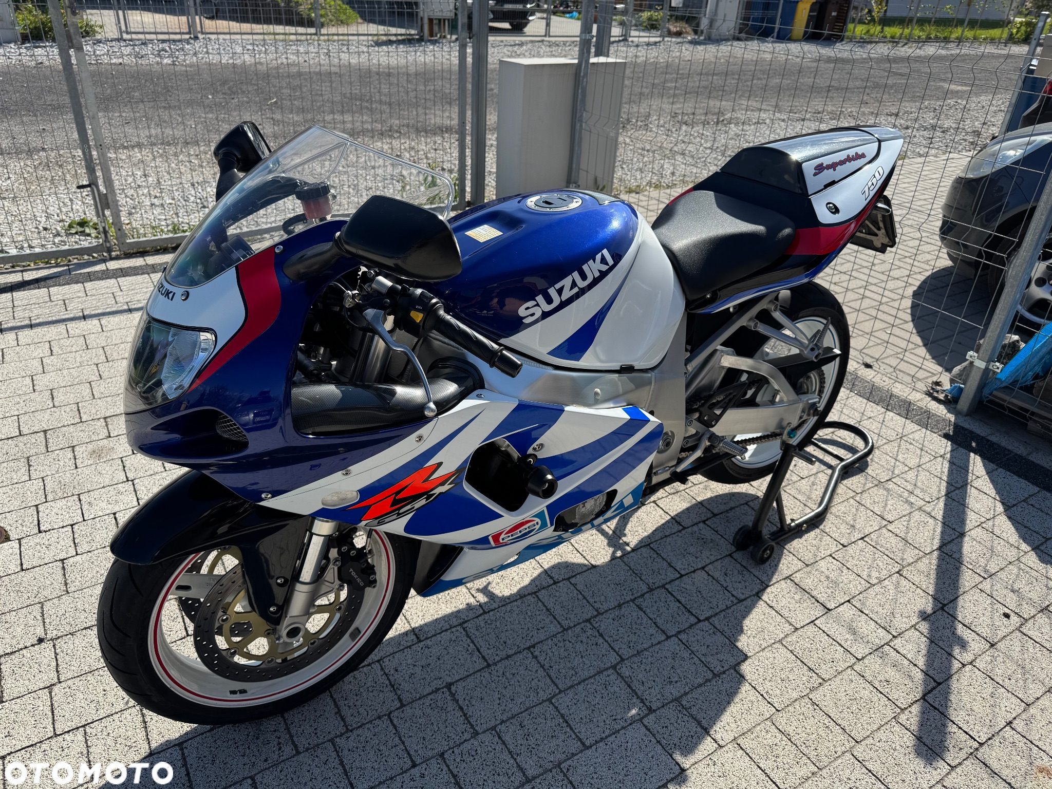 Suzuki GSX-R - 4