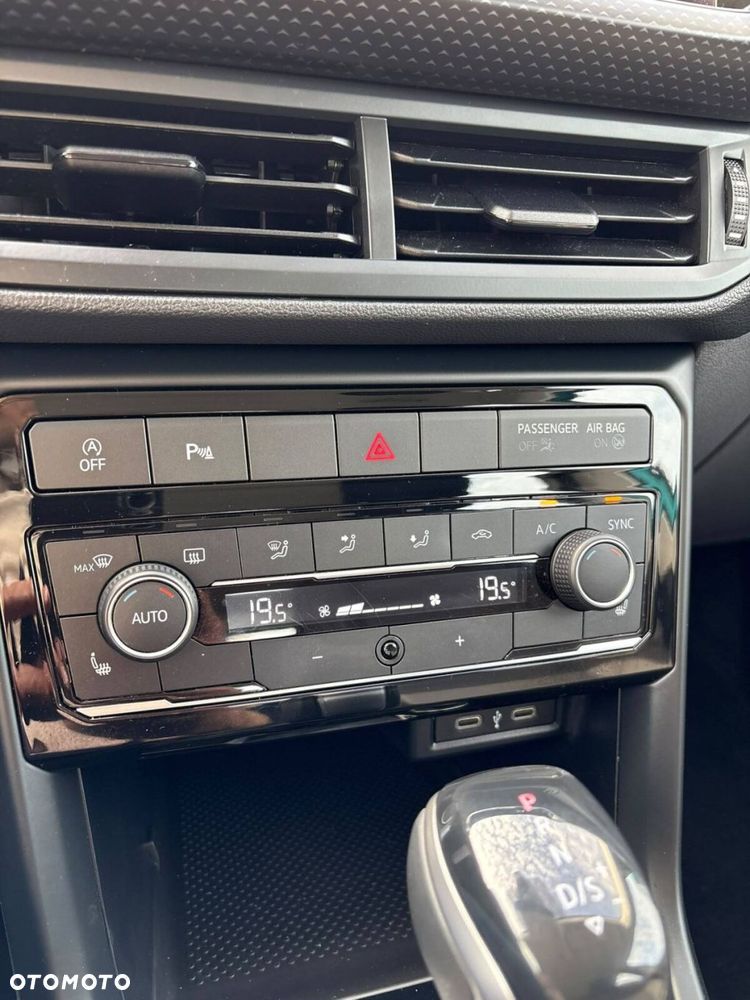 Volkswagen T-Cross - 21
