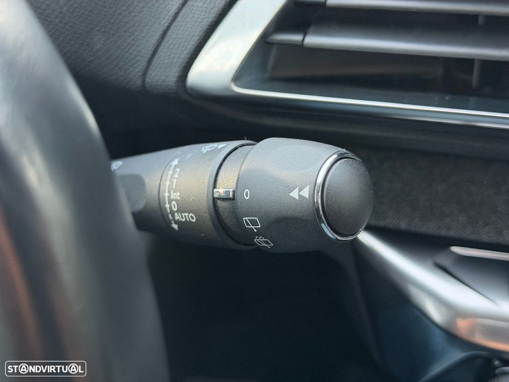 Peugeot 3008 1.6 Hybrid Allure e-EAT8 - 35