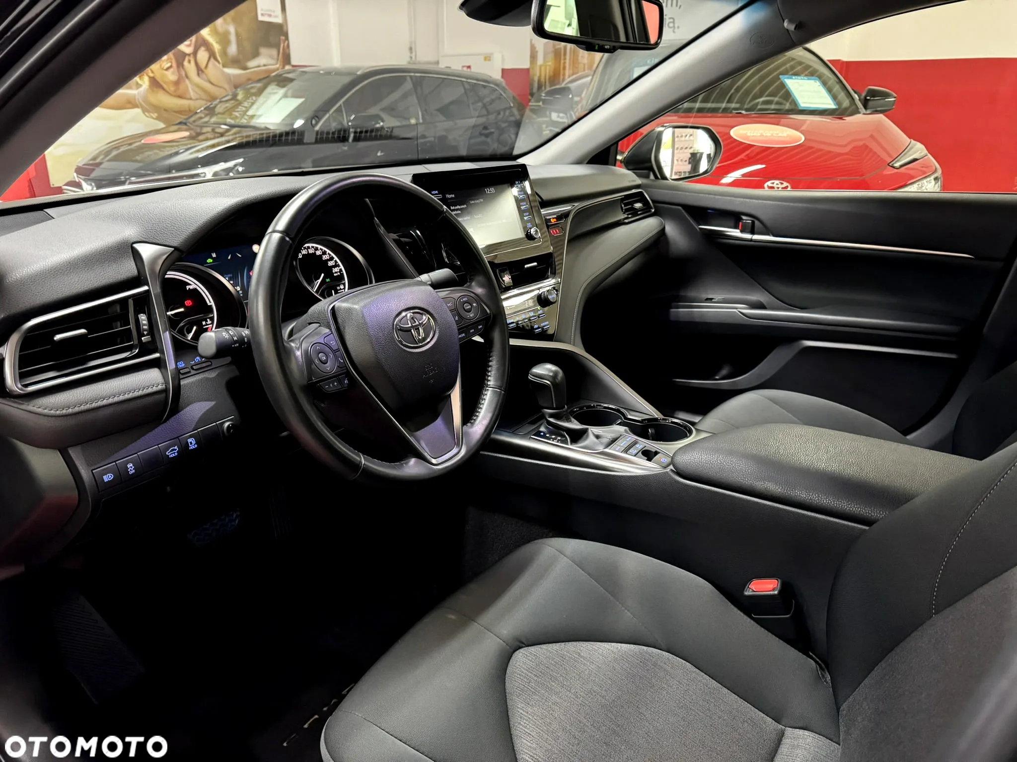 Toyota Camry 2.5 Hybrid Comfort CVT - 12