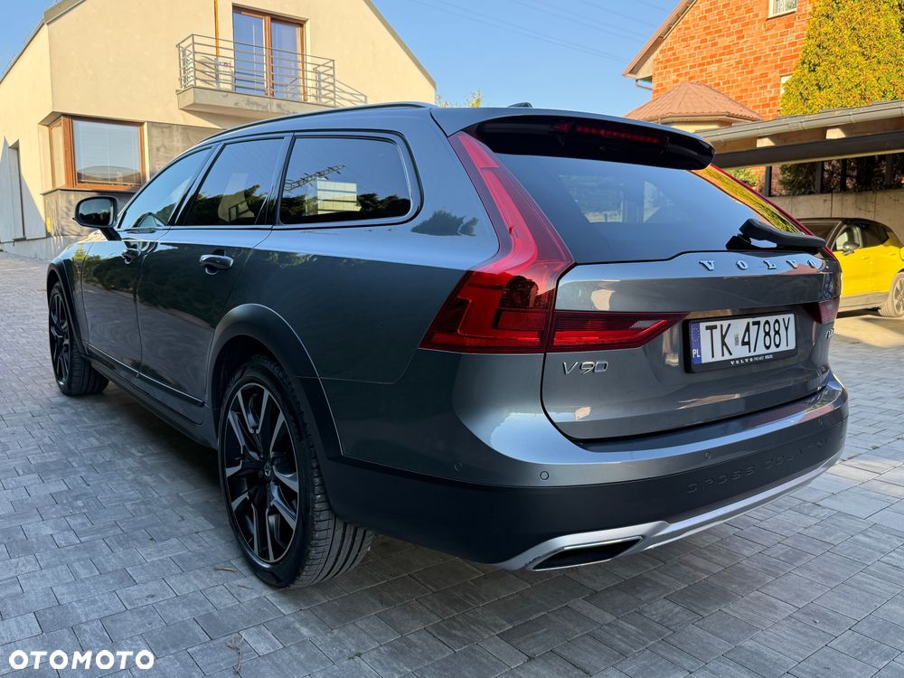 Volvo V90 D5 SCR AWD Momentum Pro - 2