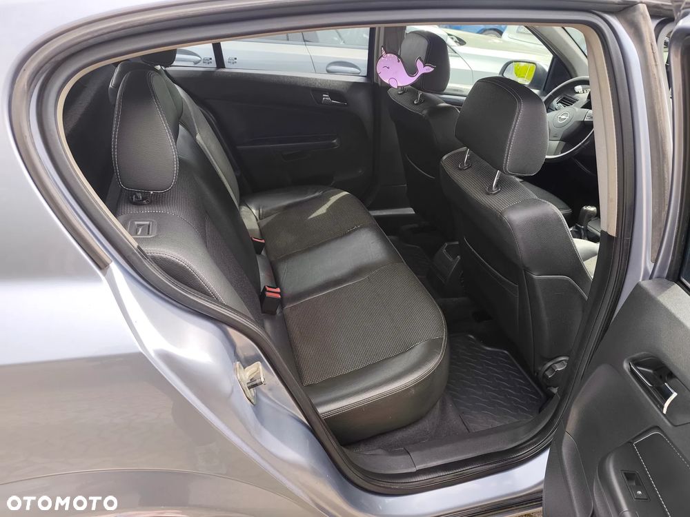 Opel Astra 1.7 CDTI Cosmo - 11
