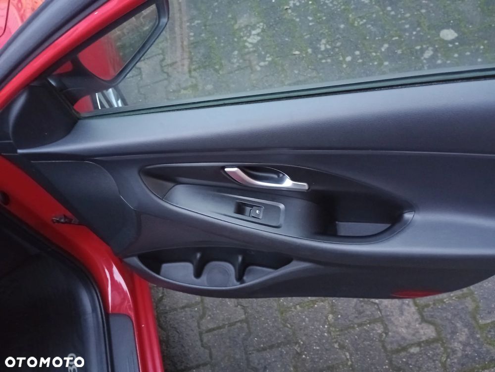 Hyundai i30 1.4 Premiere Comfort - 21