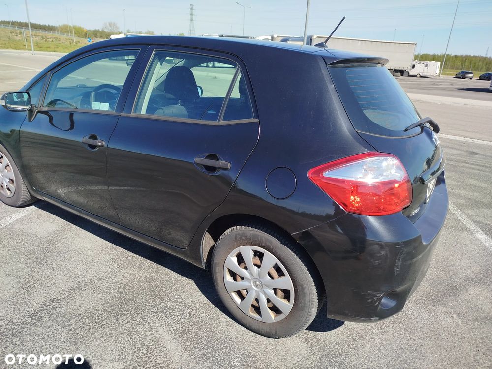 Toyota Auris 1.4 D-4D Luna - 16