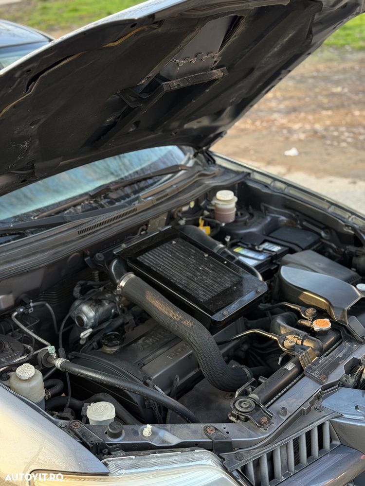 Mitsubishi Outlander 2.0 Turbo 4x4 - 7