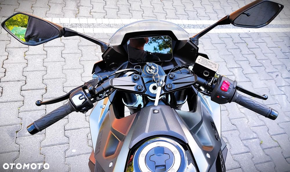 Suzuki GSX - 10