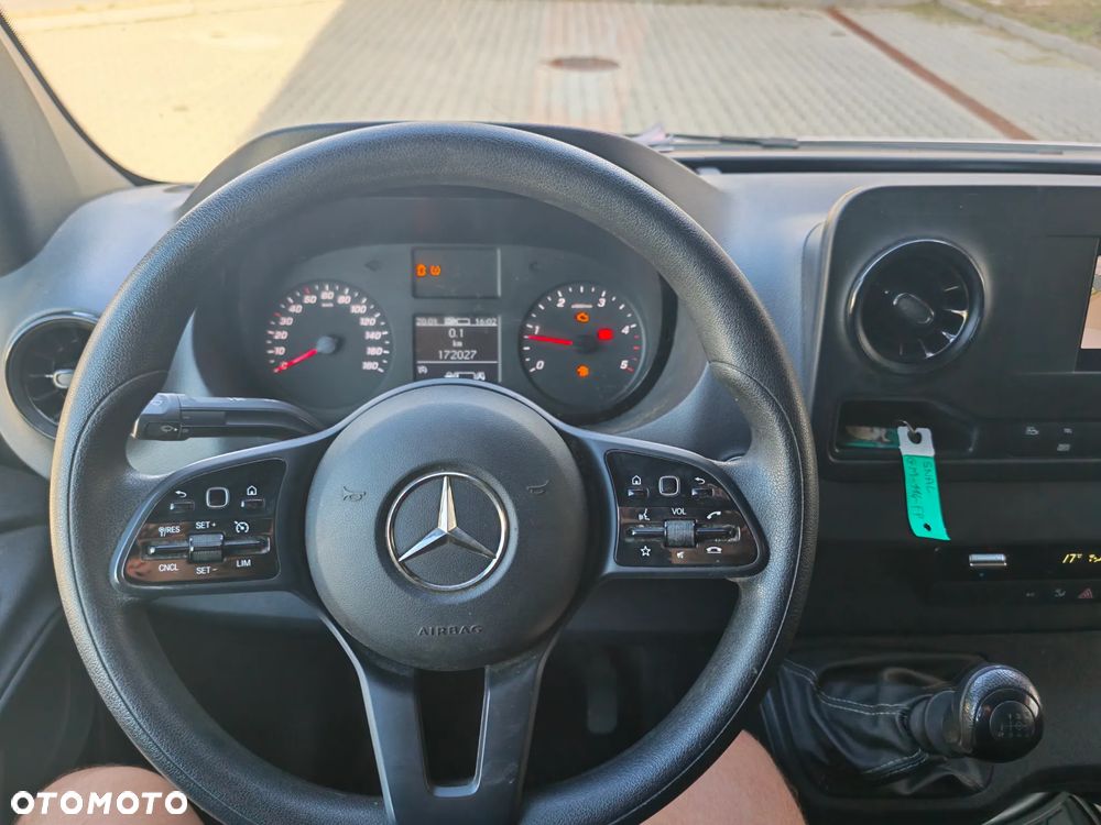 Mercedes-Benz Sprinter - 19