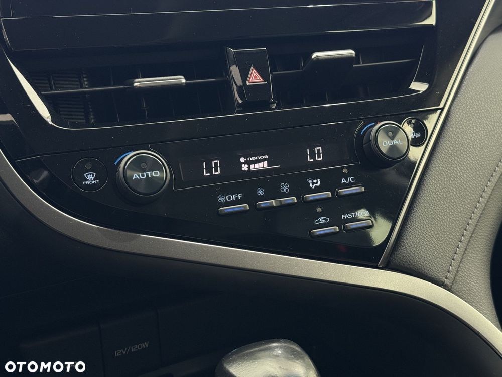 Toyota Camry 2.5 Hybrid Executive CVT - 27