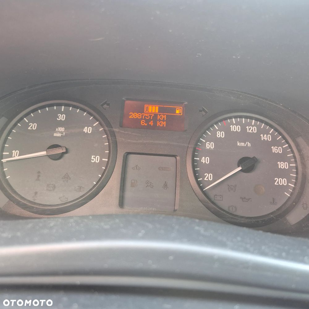 Opel Vivaro - 19