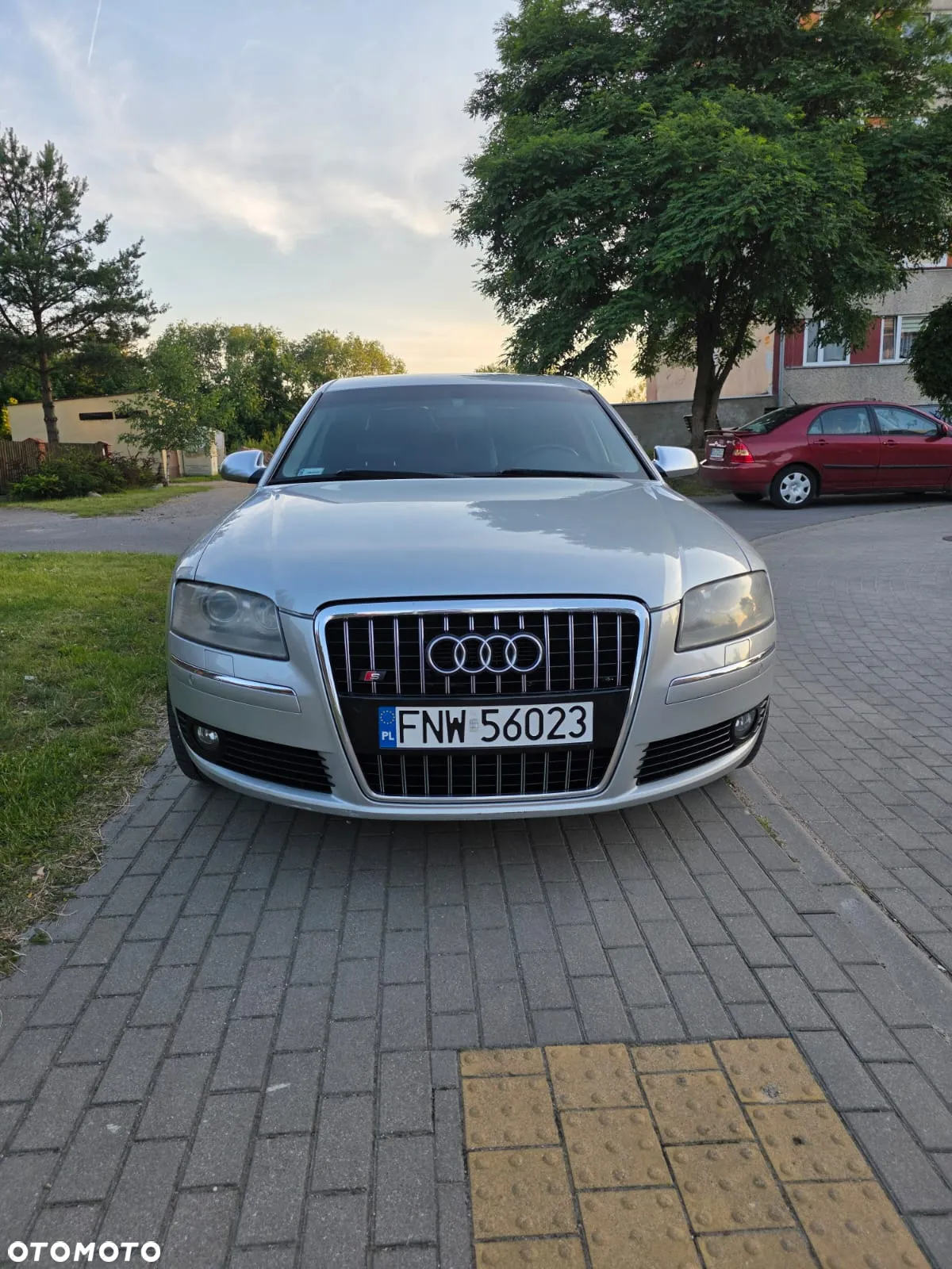 Audi A8 4.2 Quattro - 5