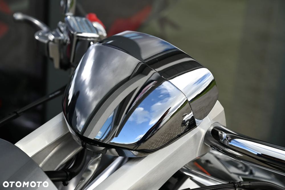 Suzuki Intruder - 31