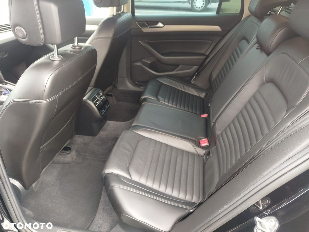 Volkswagen Passat 2.0 TDI SCR DSG 4Motion Business - 13