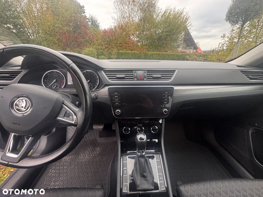 Skoda Superb 2.0 TDI Style DSG - 23
