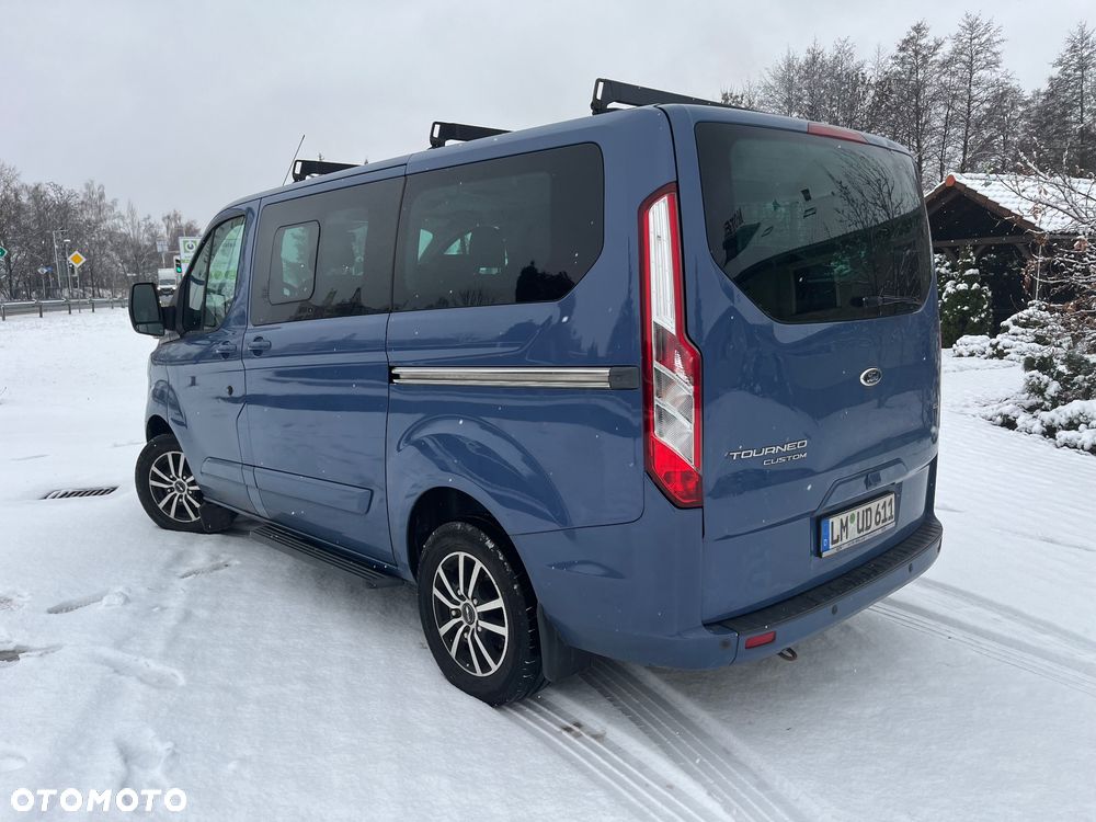 Ford Tourneo Custom - 16