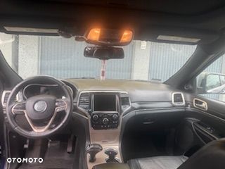 Jeep Grand Cherokee - 15