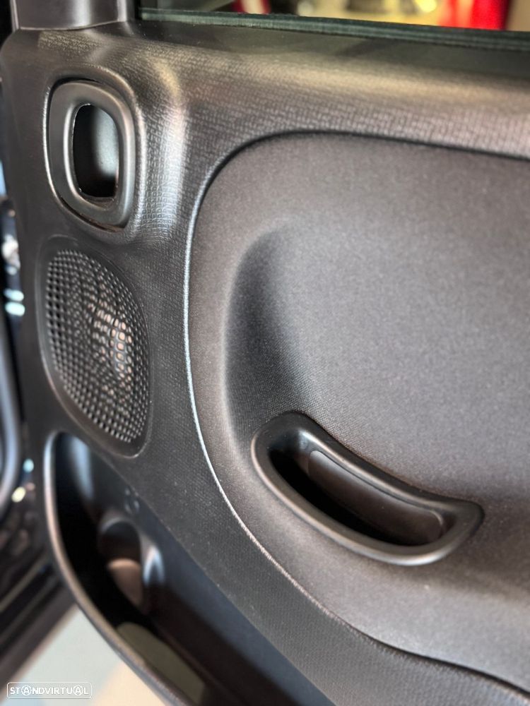 Fiat Panda 1.0 Hybrid City Cross - 36