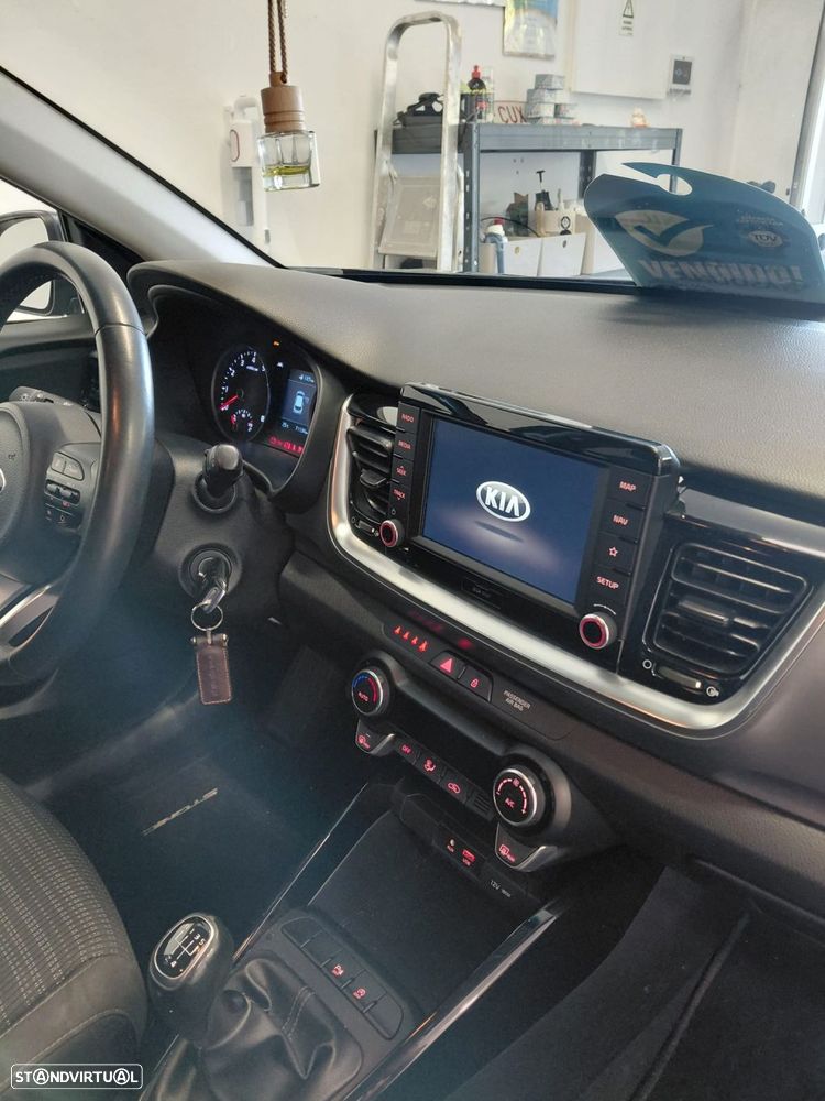 Kia Stonic 1.0 T-GDI TX - 18