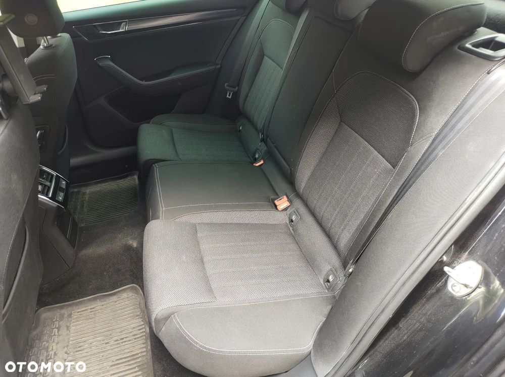 Skoda Superb 2.0 TDI Ambition DSG - 18