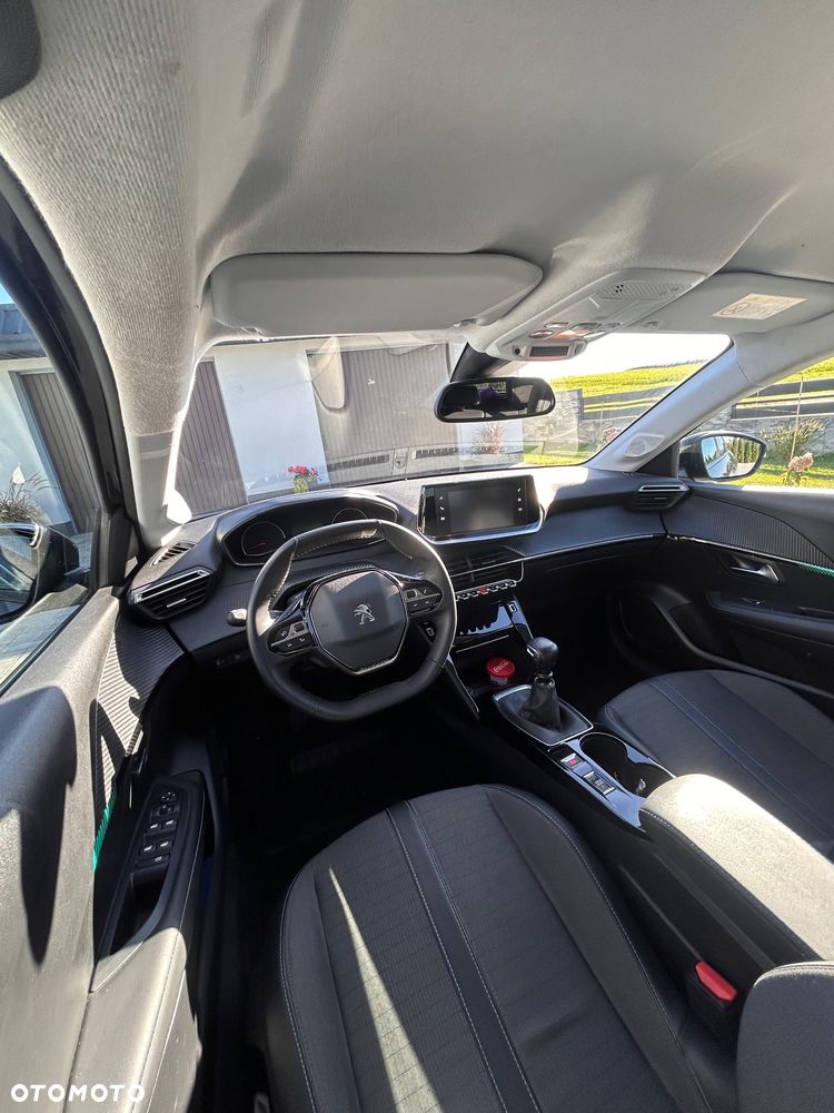 Peugeot 208 - 6
