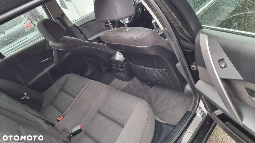 BMW Seria 5 525d - 11