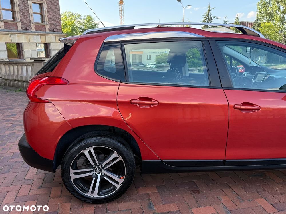 Peugeot 2008 1.2 Pure Tech Style S&S - 27