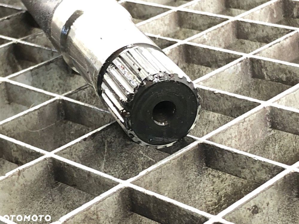 PÓŁOŚ PRAWY PRZÓD  PEUGEOT 3008 nadwozie wielkoprzestrzenne (MPV) (0U_) 2009 - 2017 1.6 HDi 84 - 4