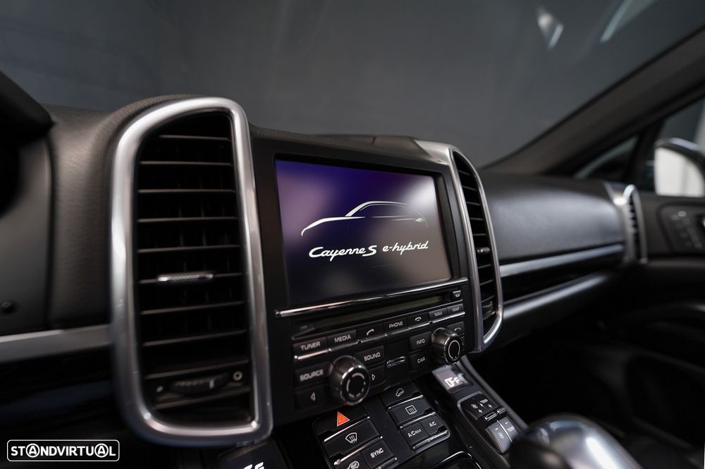 Porsche Cayenne S E-Hybrid - 9