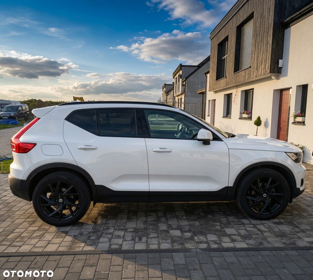 Volvo XC 40 T3 Momentum - 2