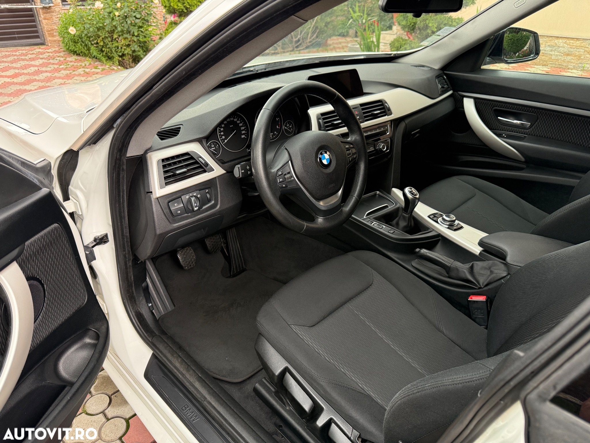 BMW Seria 3 318d Advantage - 11
