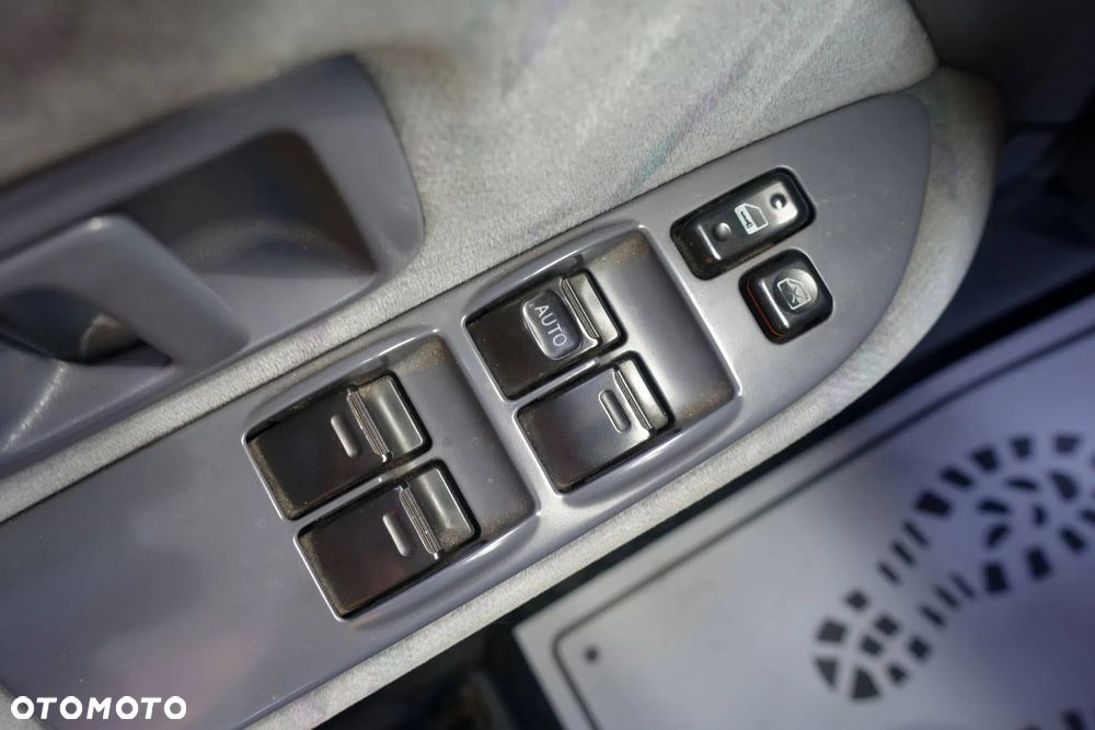 Toyota Land Cruiser - 24