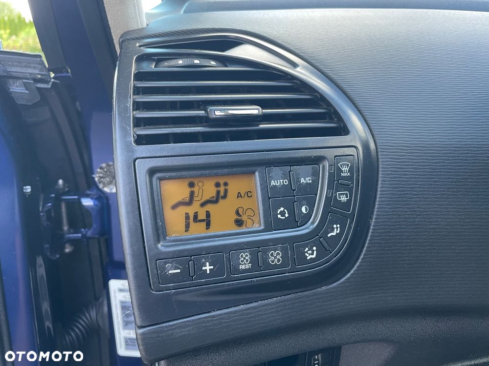 Citroën C4 Grand Picasso - 27
