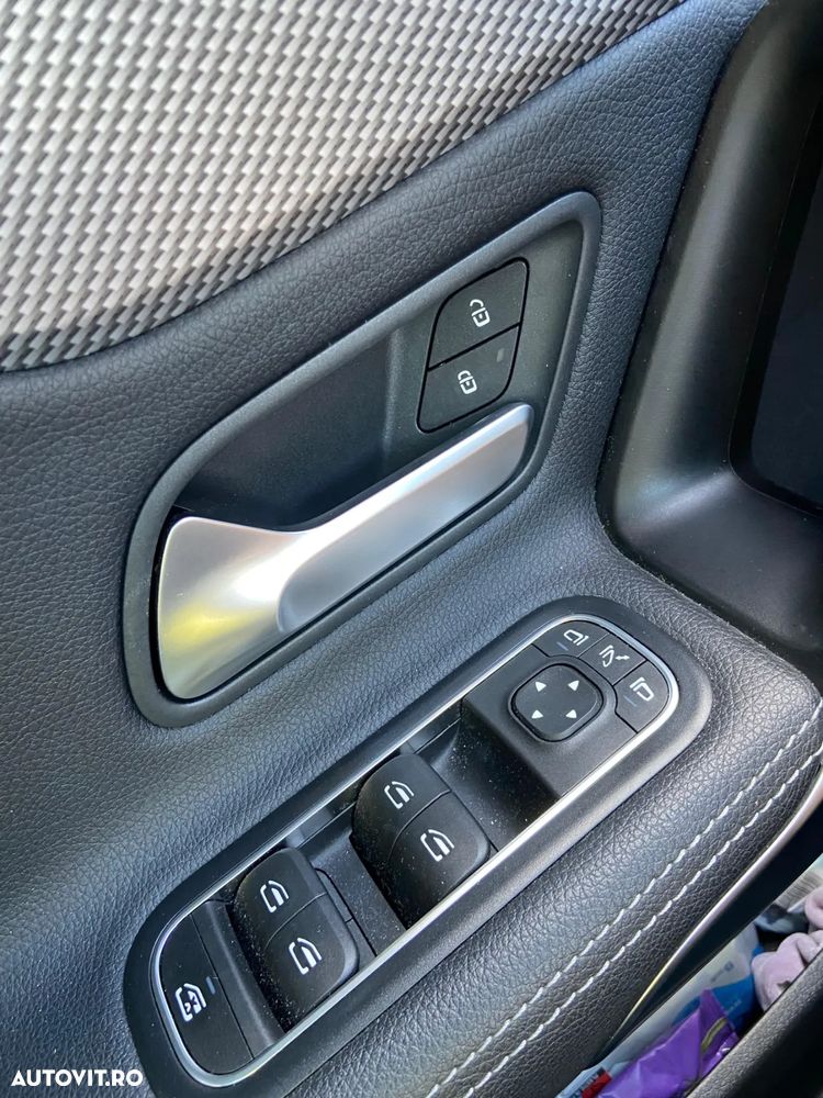 Mercedes-Benz A - 12