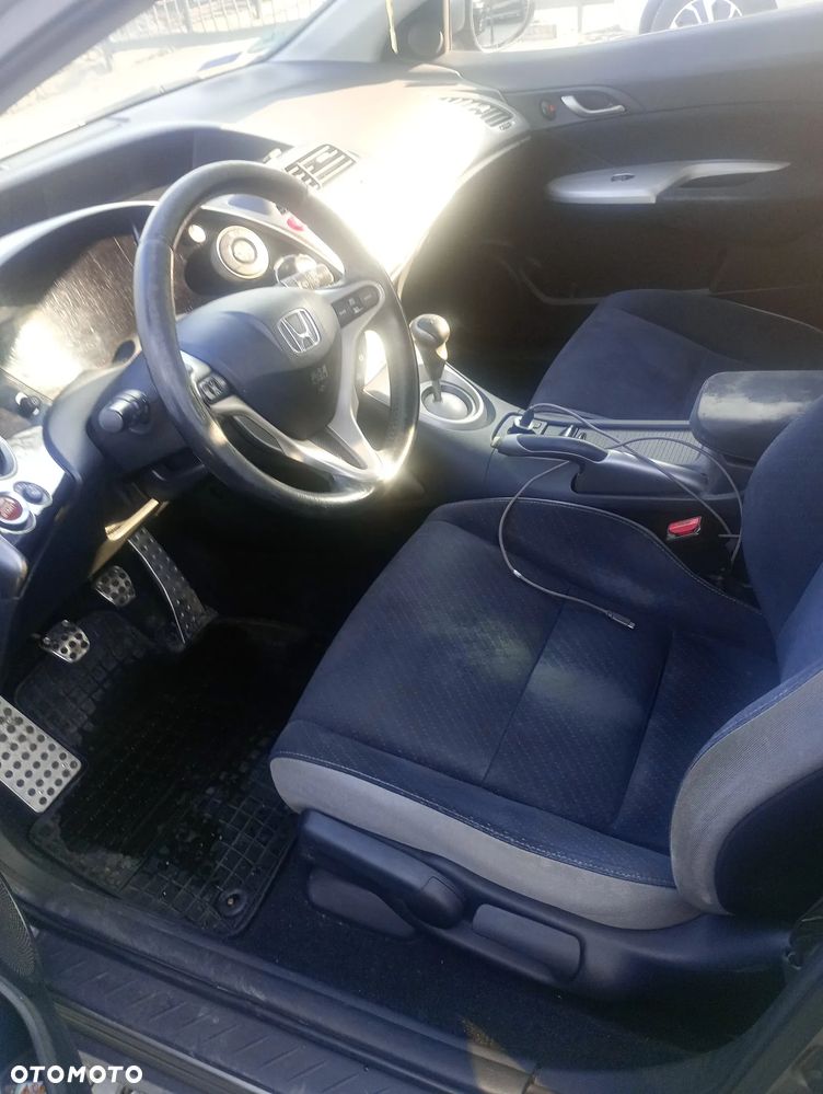 Honda Civic 1.8 Comfort - 9
