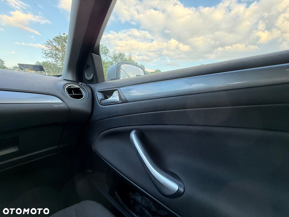 Ford Mondeo 2.0 Trend - 15