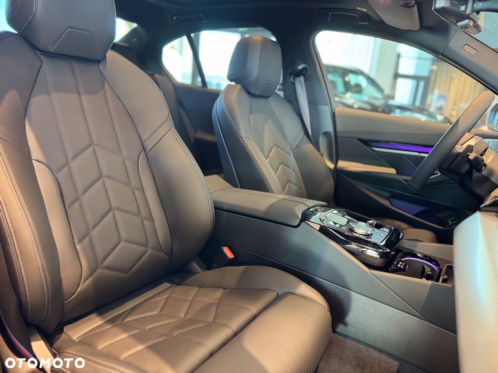 BMW Seria 5 540d xDrive mHEV M Sport - 9