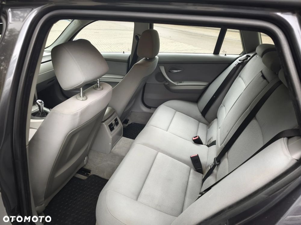 BMW Seria 3 320d - 30