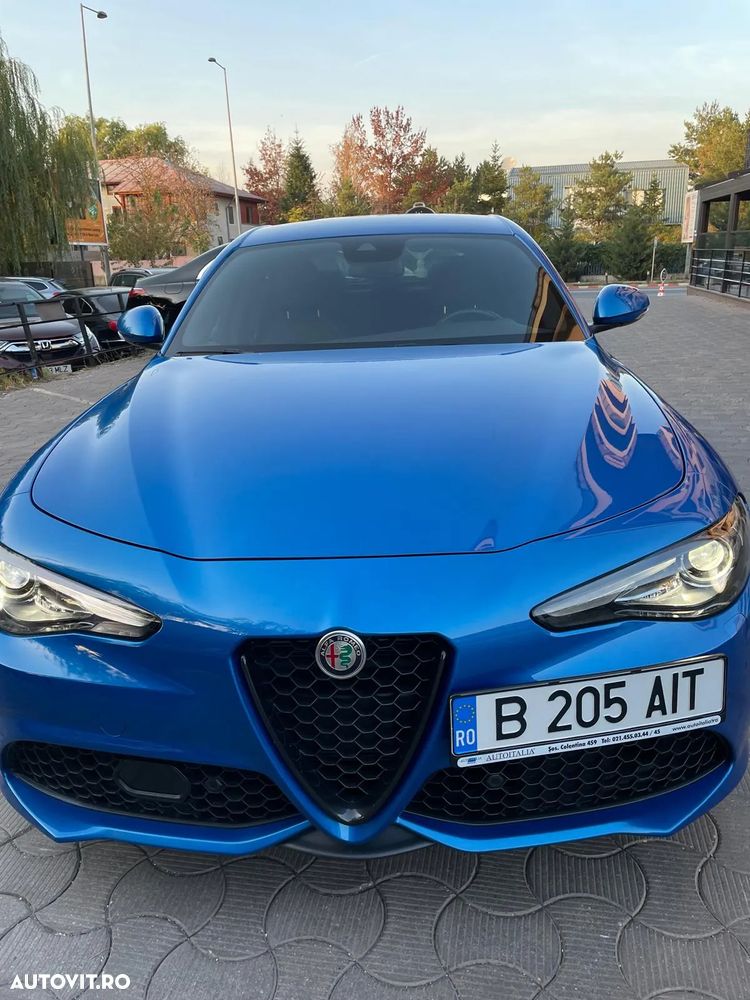 Alfa Romeo Giulia 2.2 JTDM AWD AT8 Veloce - 1