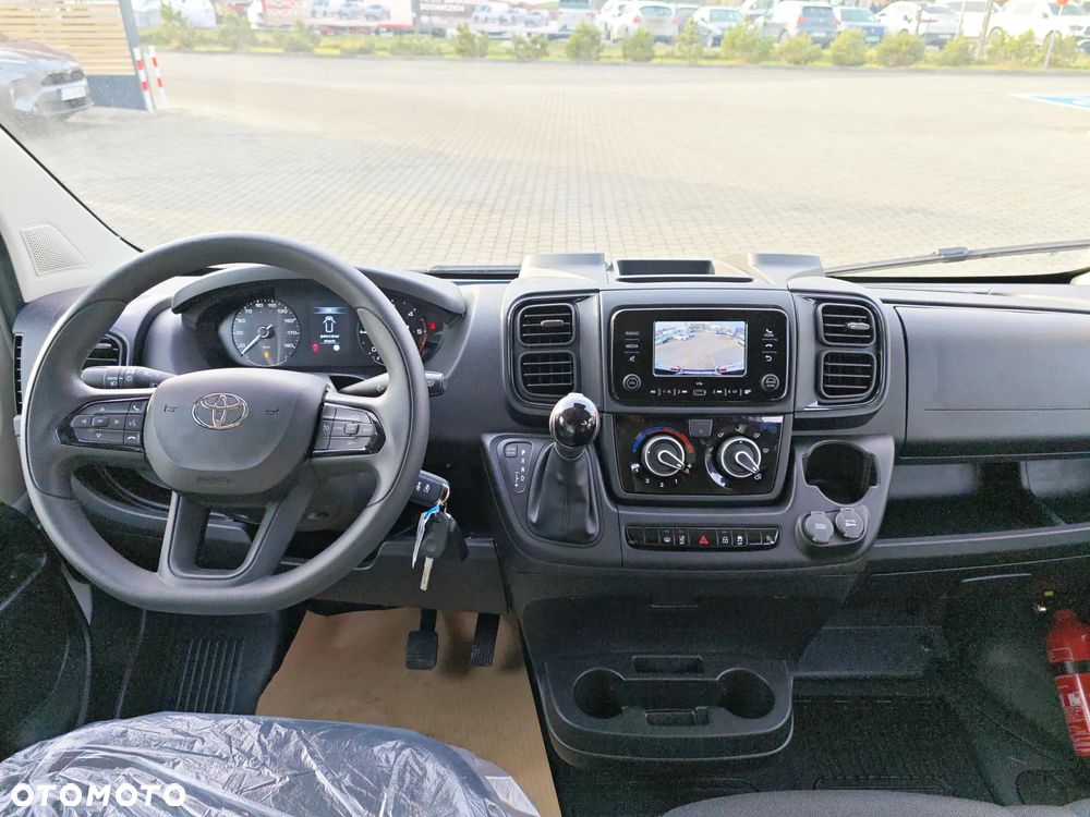 Toyota Proace Max brygadowy 6-osobowy - 16