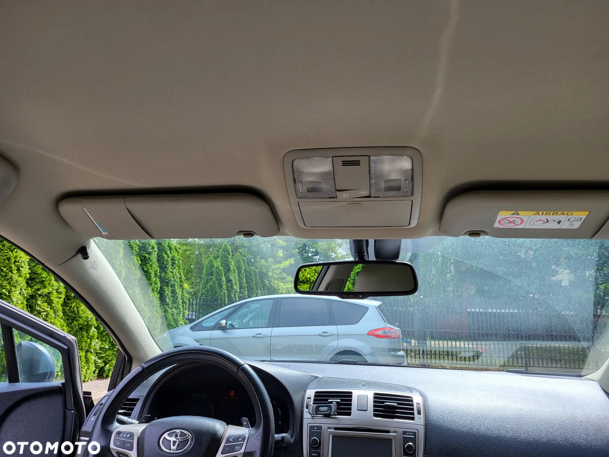 Toyota Avensis 1.8 Premium MS - 4