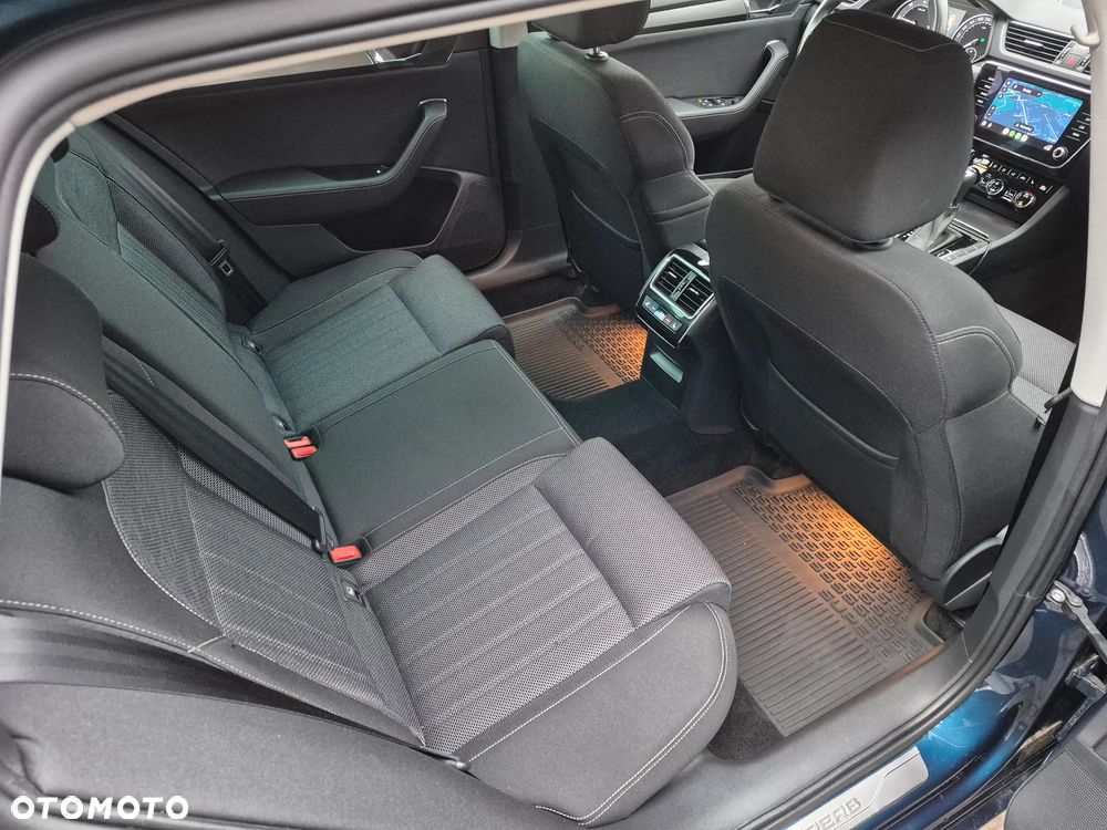 Skoda Superb 2.0 TDI SCR Style DSG - 10